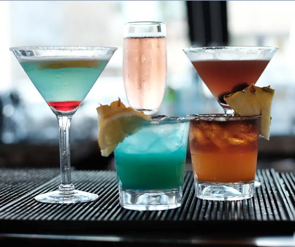 Waikiki Sunset Cocktail Cruise: Luxury Lounge, Ocean Views, & Complimentary Drink