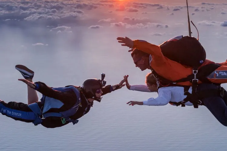 Hawaii Tandem SkyDive: Thrilling Freefall and Paradise Views over Oahu's North Shore - photo 2