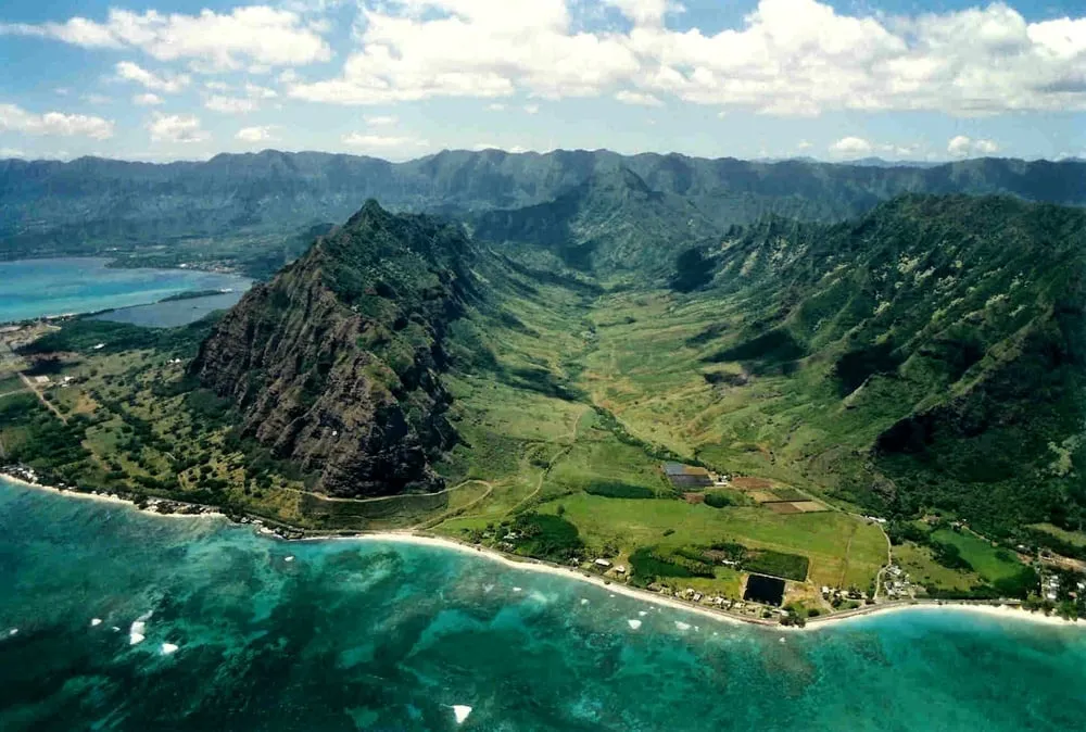 Kualoa Ranch Movie Sites Tour: Jurassic Valley & WWII Bunker on Vintage Bus - photo 5
