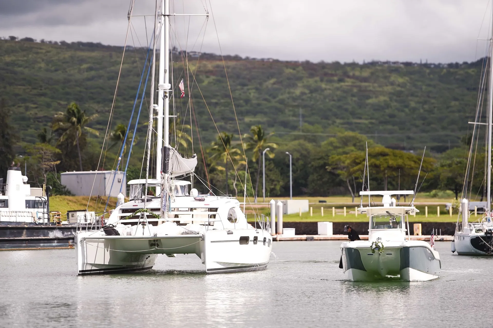 Ko Olina Captain's Sunset Cruise: Intimate Evening Sail and Gourmet Tasting - photo 3