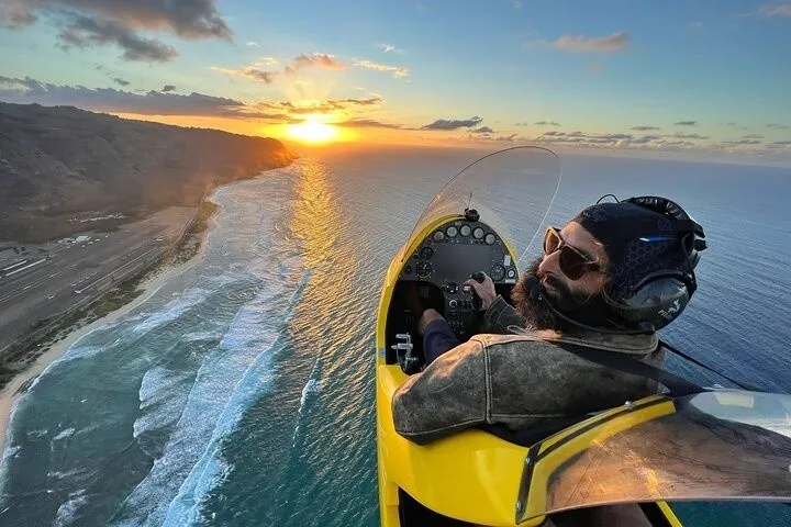 Gyroplane Adventure: Thrilling Open-Air Flight over the Oahu Coastline