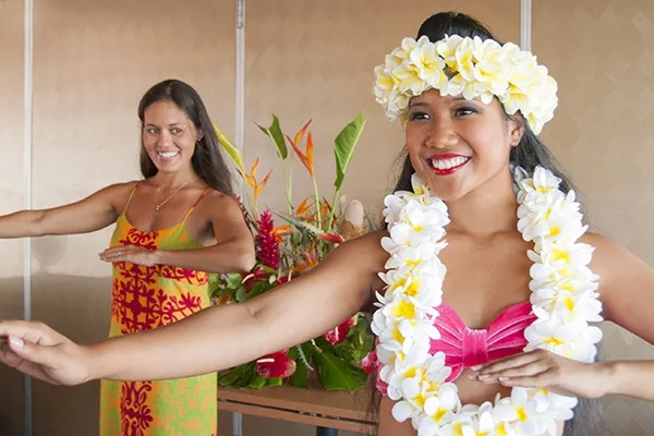 Waikiki Dinner Cruise: Live Entertainment and Optional Friday Night Fireworks - photo 1