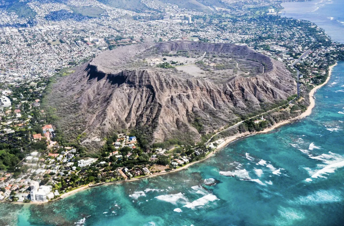 Luxury Sail: Diamond Head Cruise, Swim, & Snorkel near Waikiki